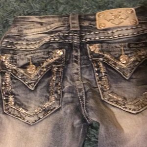 Super cute miss me skinny jeans